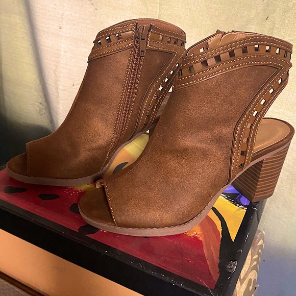 EUC Open toe ankle booties sz6 - Picture 2 of 10